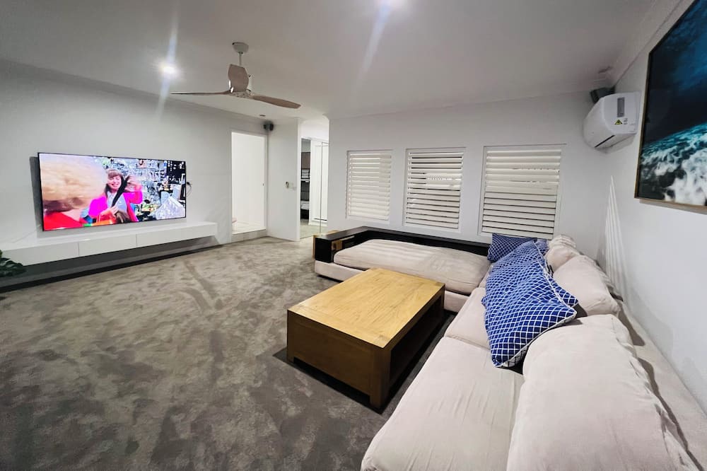 Photo of Bedroom in Mermaid Waters