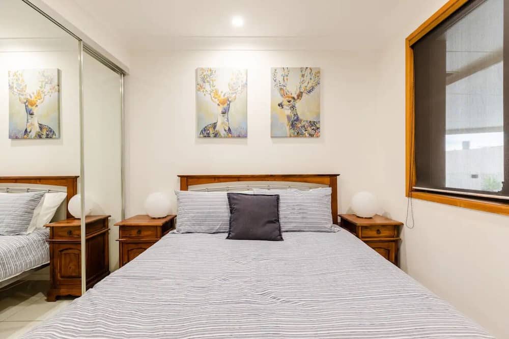 Photo of Bedroom in Mermaid Waters