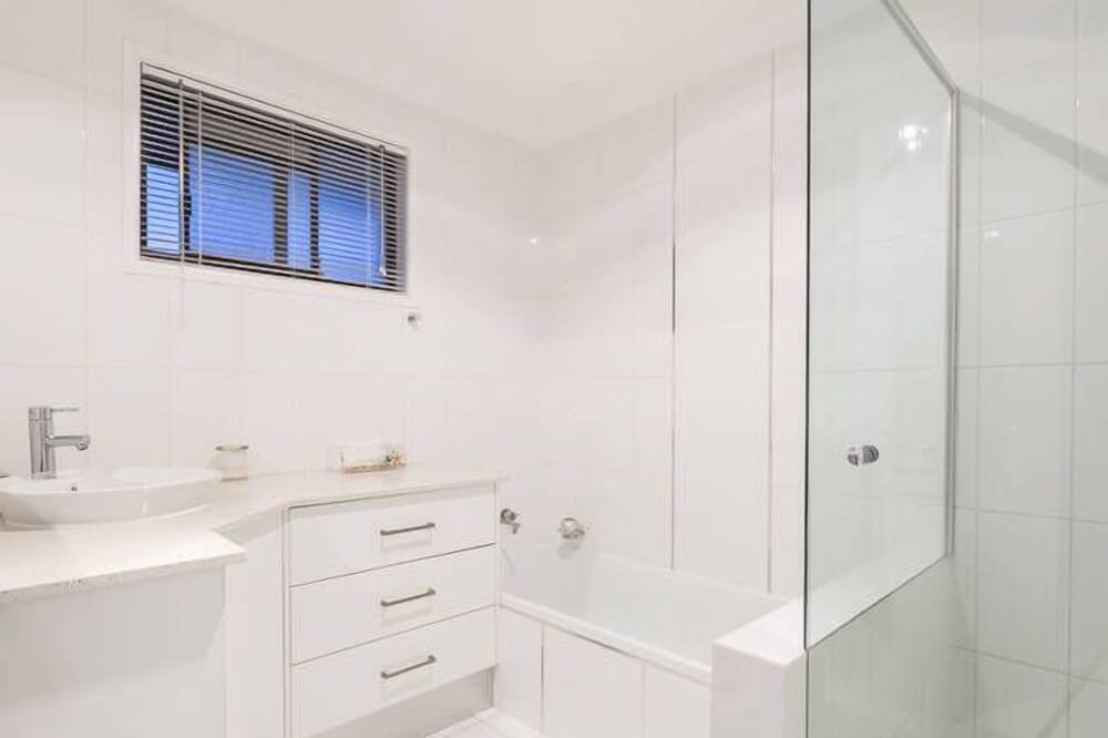 Photo of Bathroom in Mermaid Waters