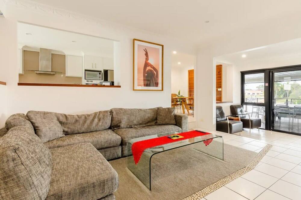 Photo of Livingroom in Mermaid Waters