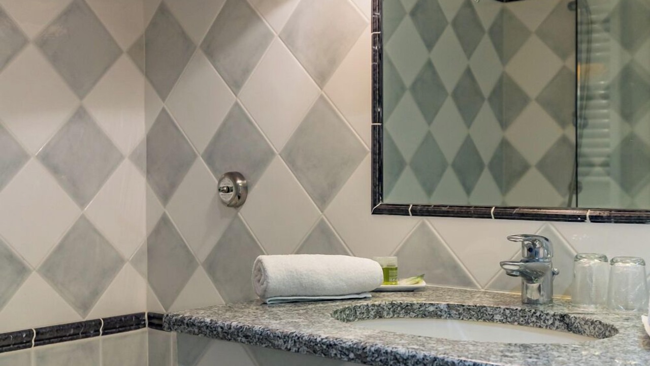 Photo of Bathroom in Dinan