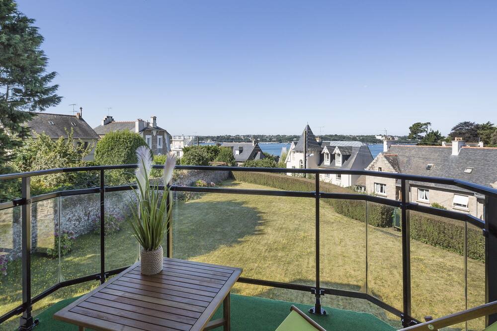 Photo of Patio Balcony in Le Rosais-La Flourie