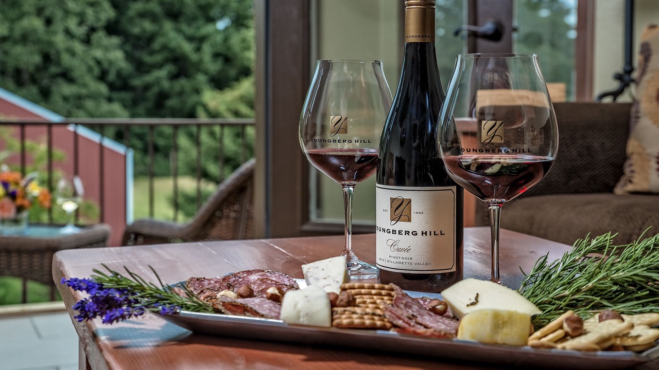 Photo of Livingroom in McMinnville