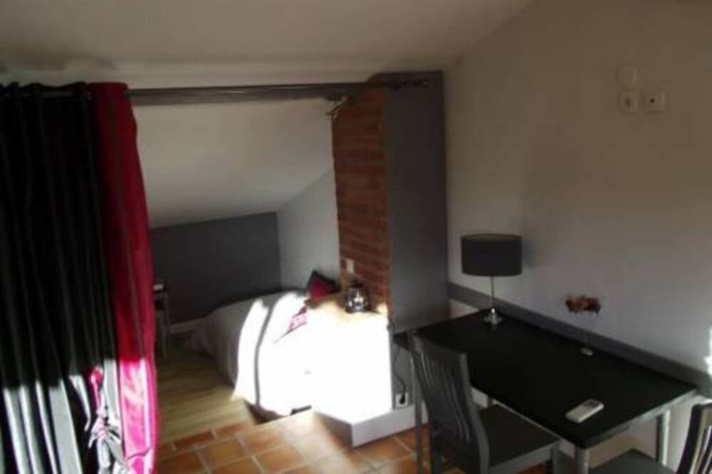 Photo of Bedroom in Lagardelle-sur-Leze