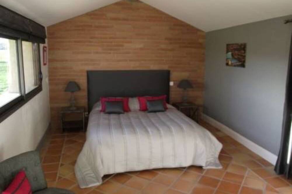 Photo of Bedroom in Lagardelle-sur-Leze