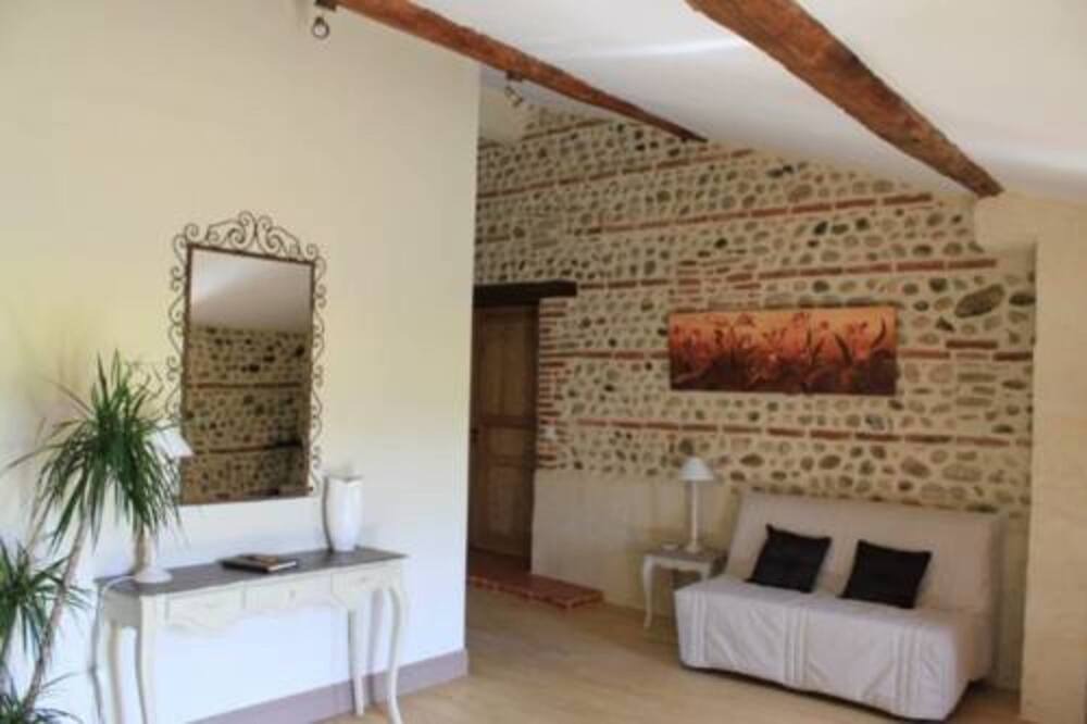 Photo of Livingroom in Lagardelle-sur-Leze