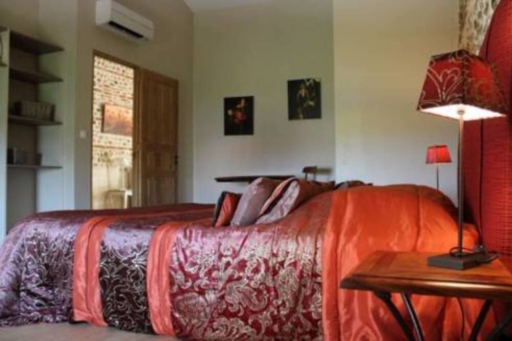 Photo of Bedroom in Lagardelle-sur-Leze