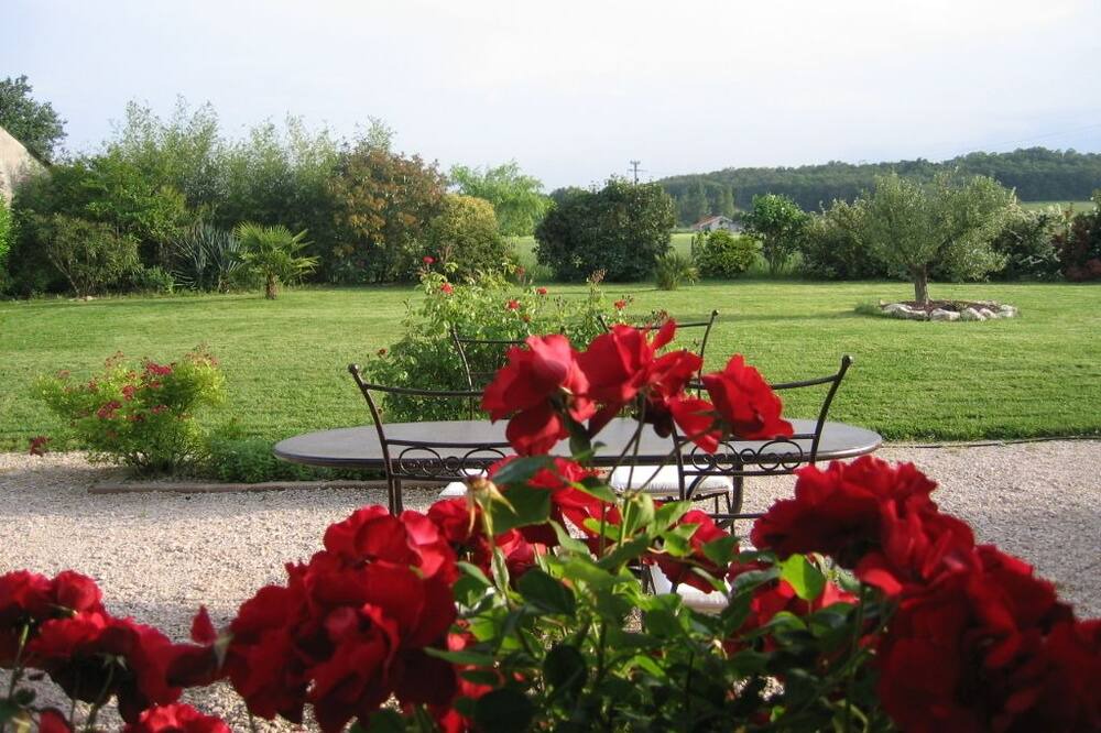 Photo of Outdoor in Lagardelle-sur-Leze