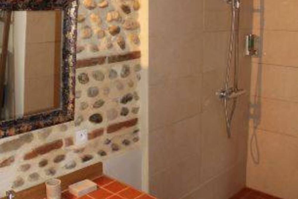 Photo of Bathroom in Lagardelle-sur-Leze