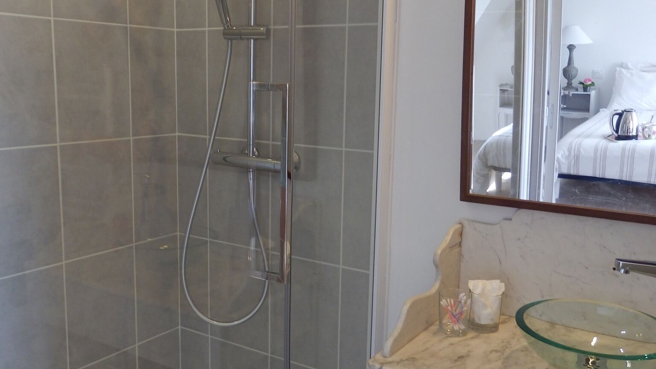 Photo of Bathroom in Erbree