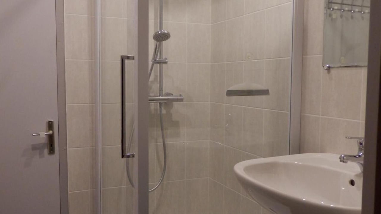 Photo of Bathroom in Erbree