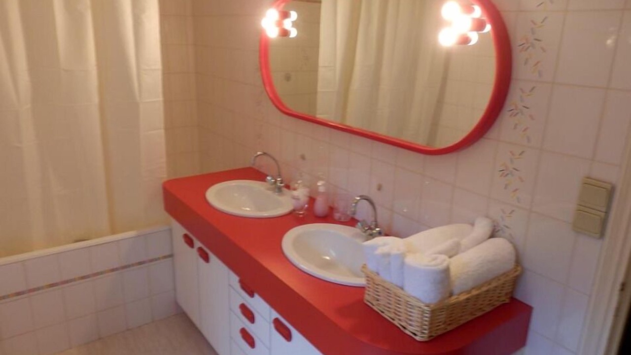 Photo of Bathroom in Erbree