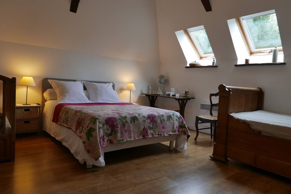 Photo of Bedroom in Susmiou