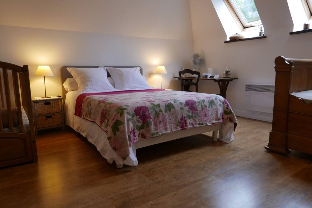 Photo of Bedroom in Susmiou