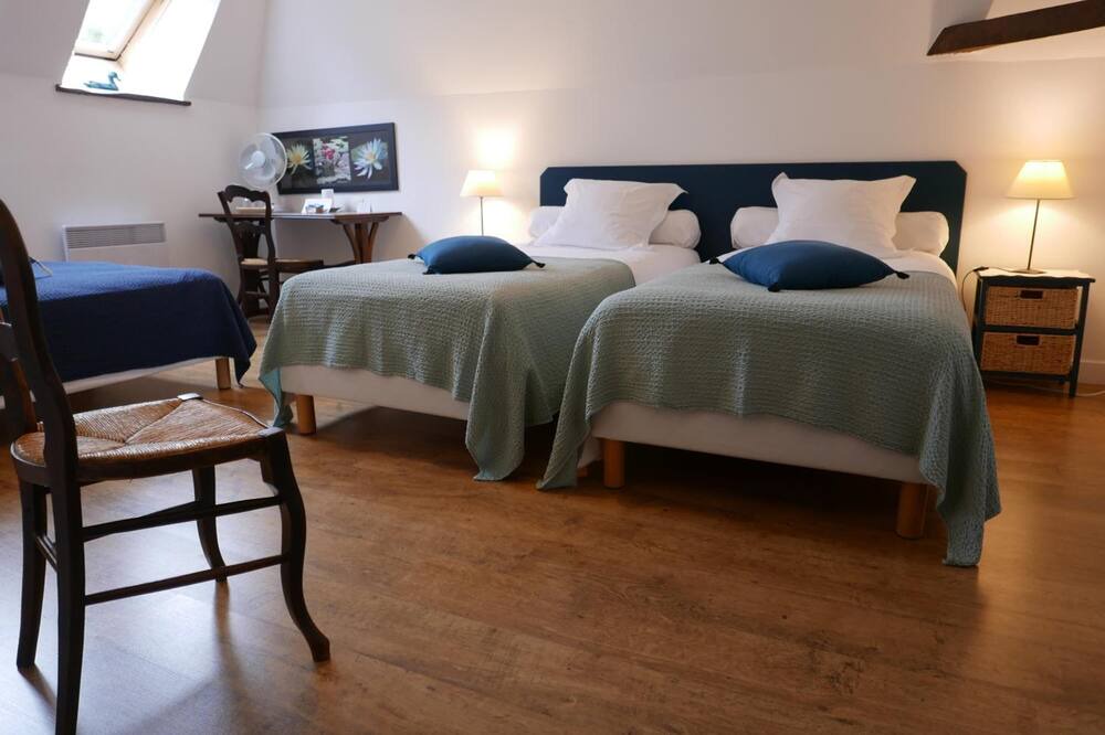 Photo of Bedroom in Susmiou