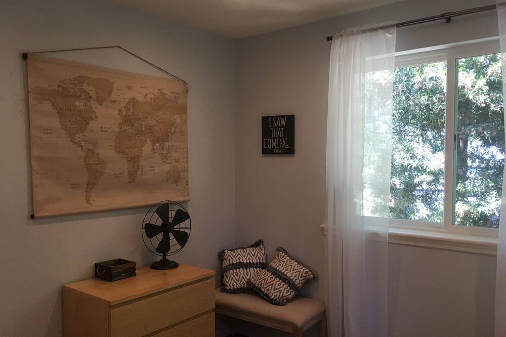 Photo of Others in Oakland