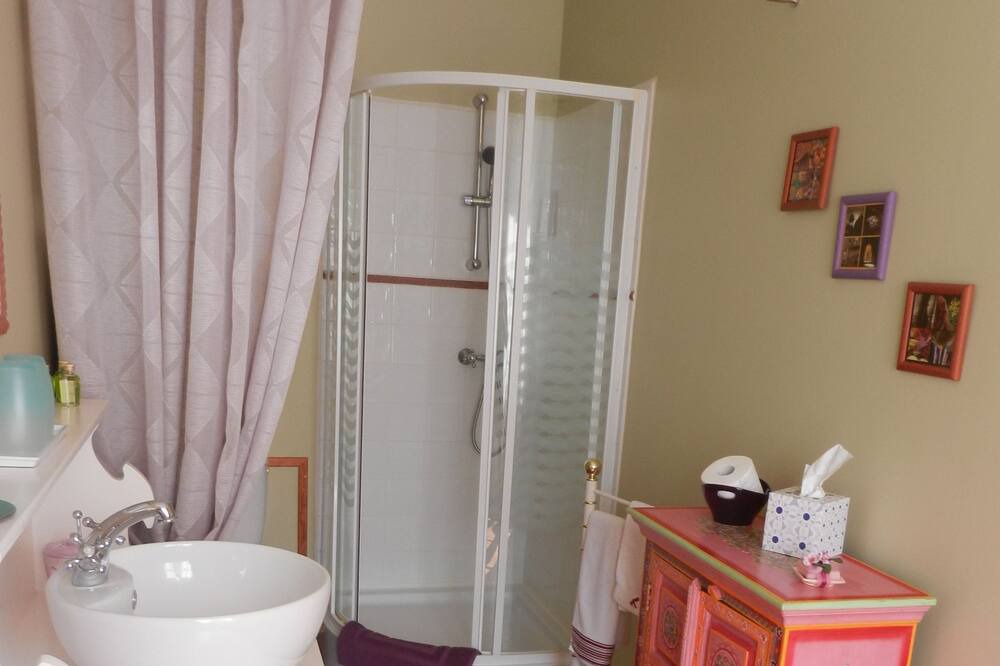 Photo of Bathroom in Verzeille