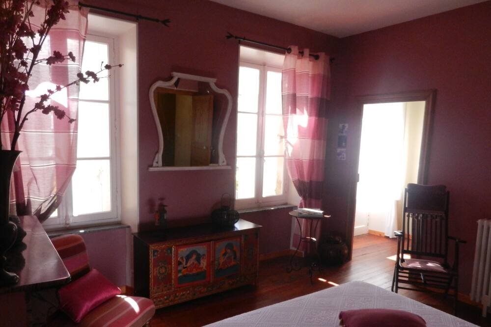 Photo of Others in Verzeille