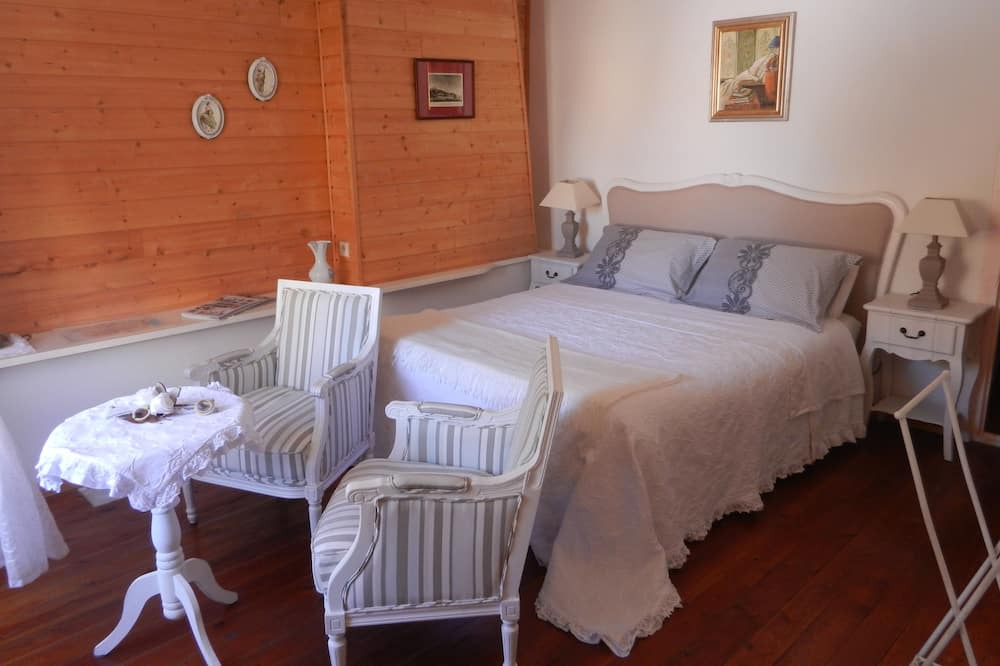 Photo of Others in Verzeille