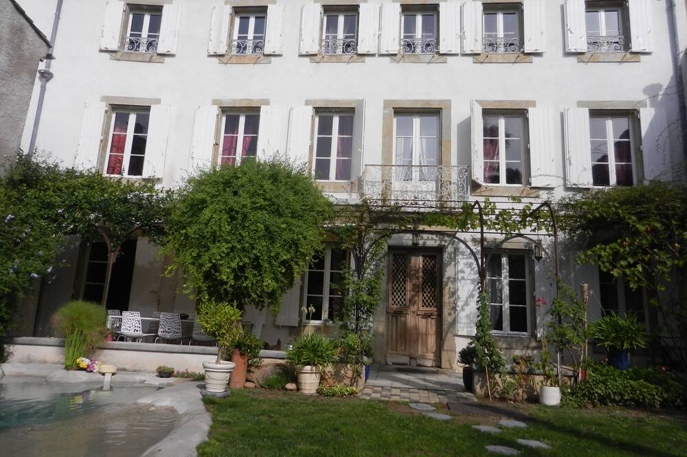 Photo of Outdoor in Verzeille