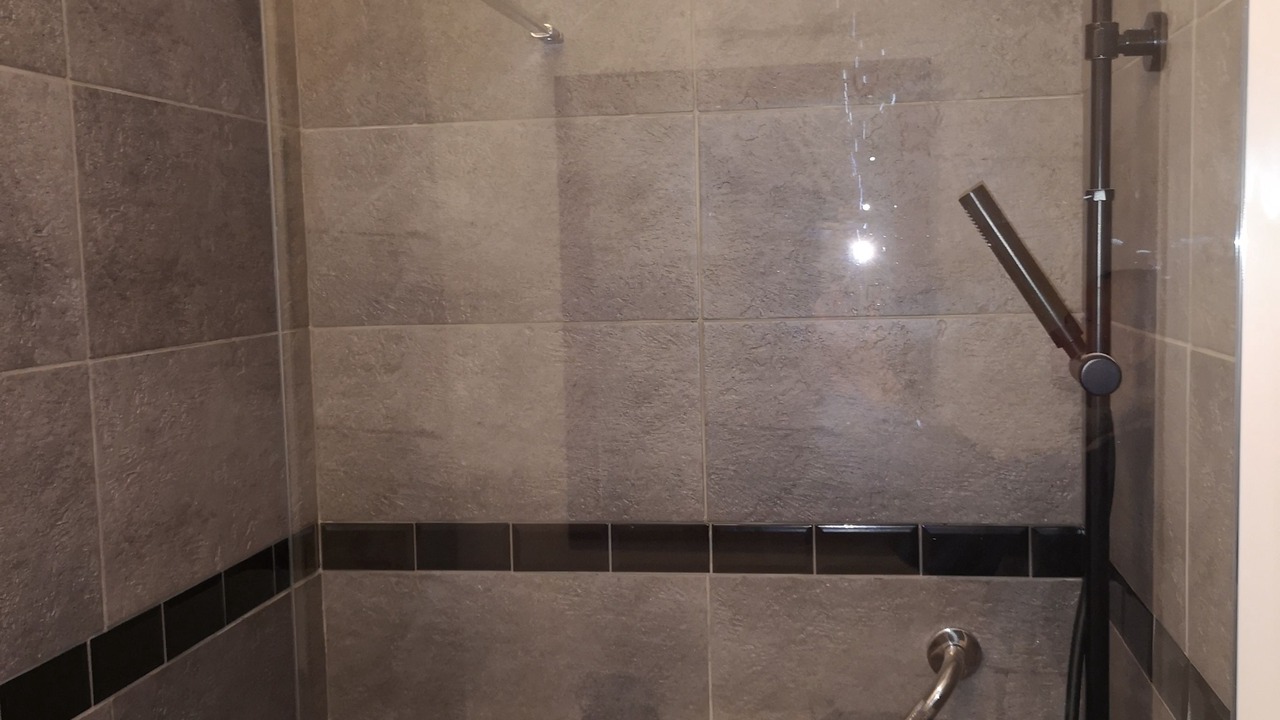 Photo of Bathroom in Criquebeuf-en-Caux