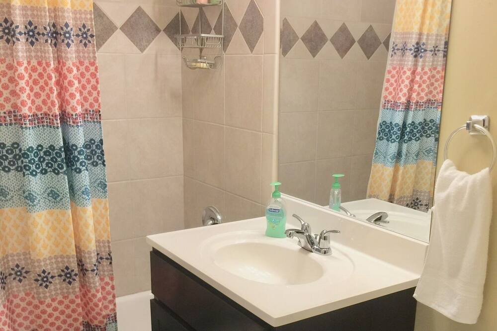 Photo of Bathroom in Belmont Cragin
