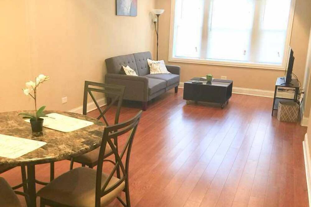 Photo of Bedroom in Belmont Cragin