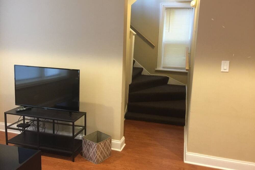 Photo of Bedroom in Belmont Cragin