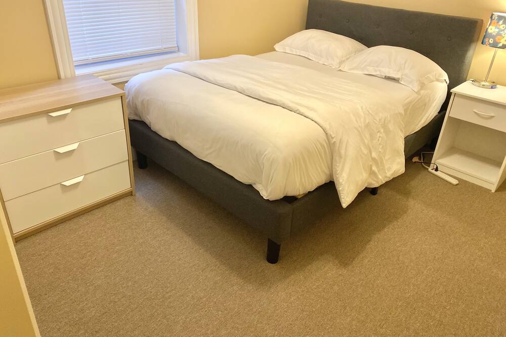Photo of Bedroom in Belmont Cragin