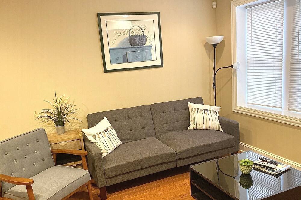 Photo of Livingroom in Belmont Cragin