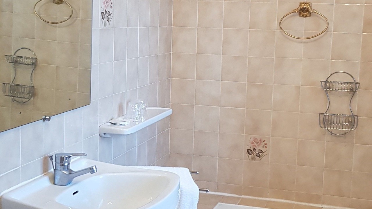 Photo of Bathroom in Chateau-la-Valliere