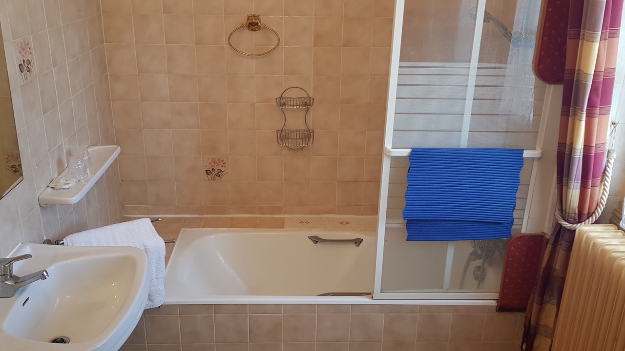 Photo of Bathroom in Chateau-la-Valliere