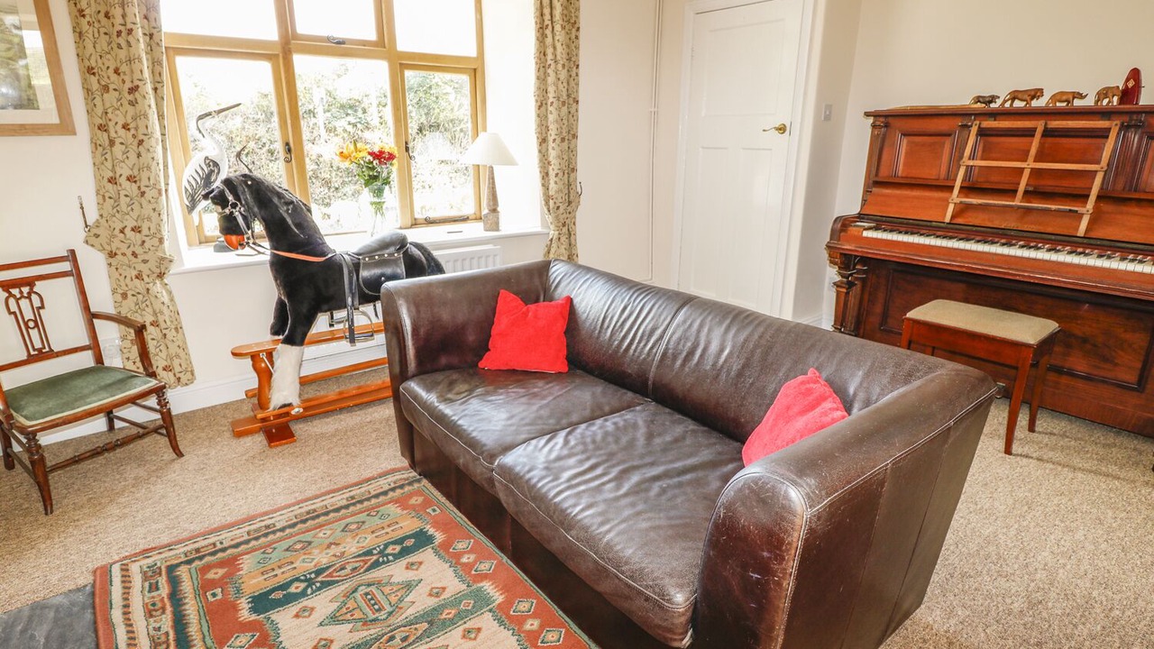 Photo of Livingroom in Lydford