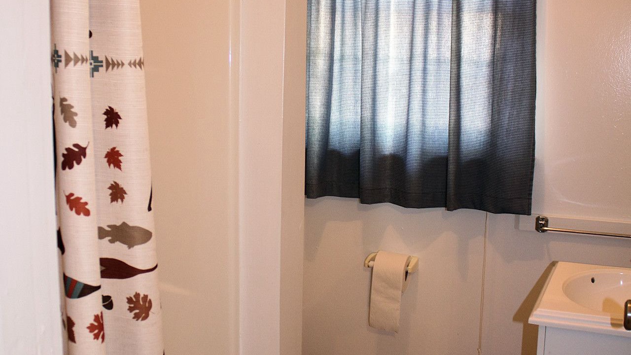 Photo of Bathroom in Almo