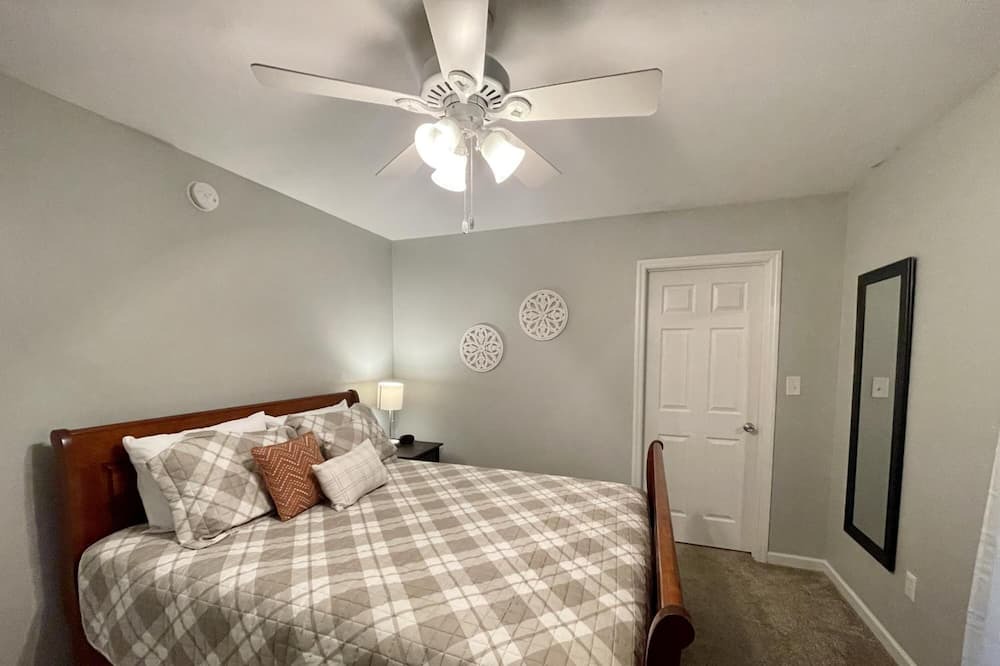 Photo of Bedroom in Saginaw