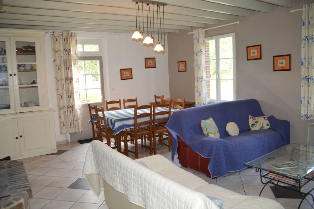 Photo of Livingroom in Saint-Riquier-es-Plains