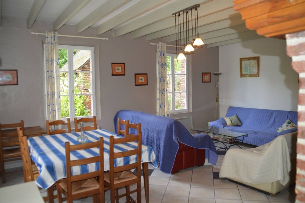 Photo of Livingroom in Saint-Riquier-es-Plains