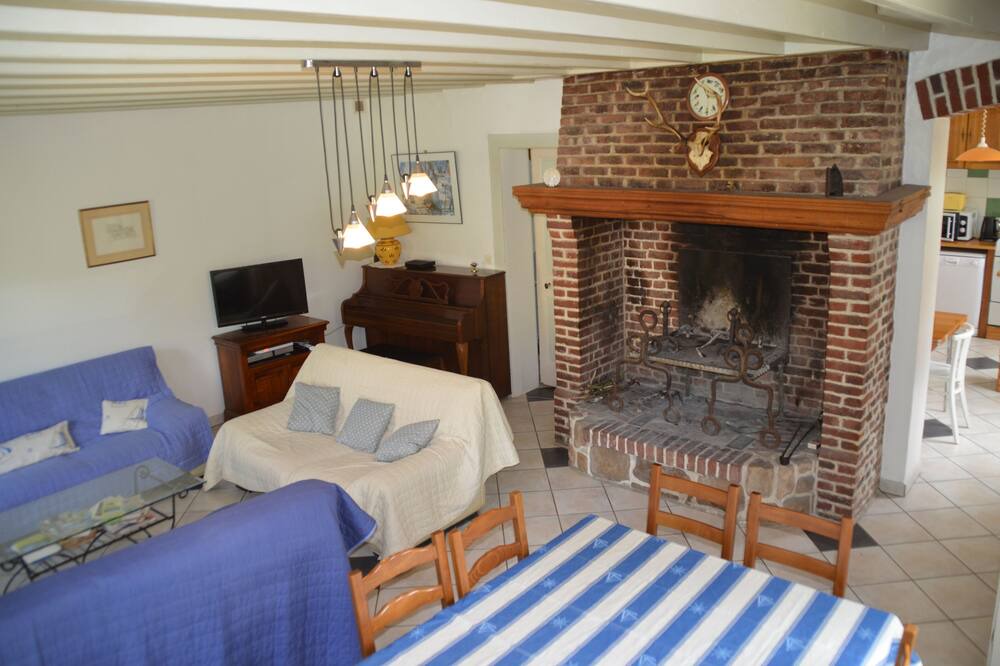 Photo of Livingroom in Saint-Riquier-es-Plains