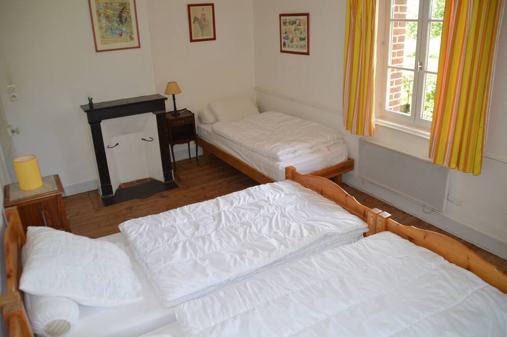 Photo of Bedroom in Saint-Riquier-es-Plains