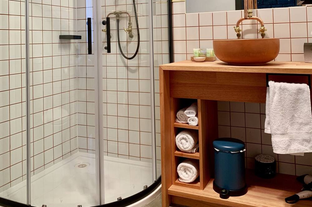 Photo of Bathroom in Emerald