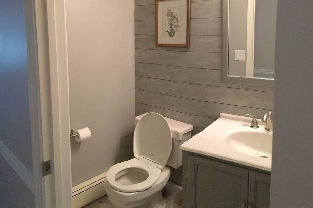 Photo of Bathroom in Palmyra