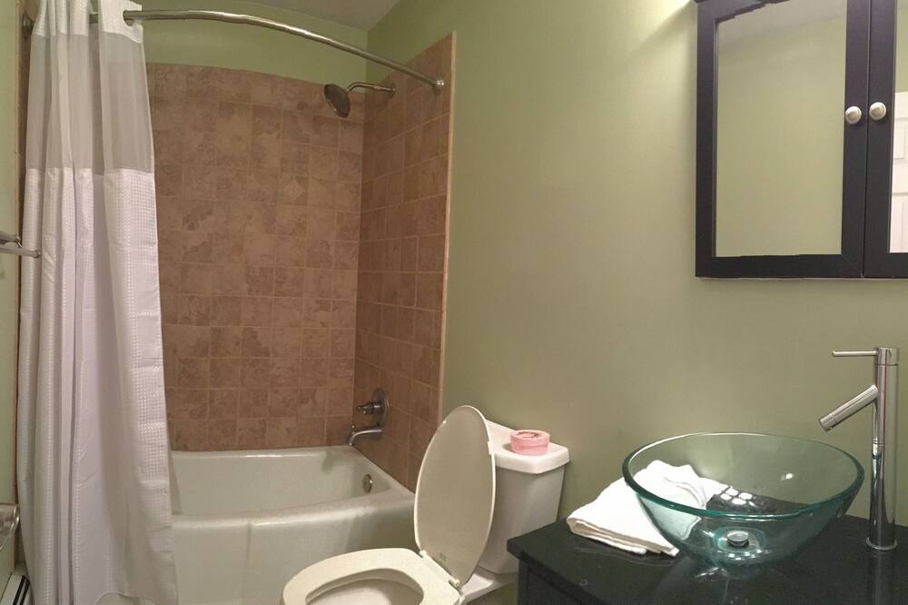 Photo of Bathroom in Palmyra