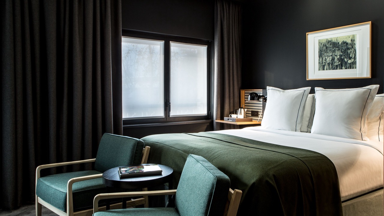 Photo of Bedroom in Lens