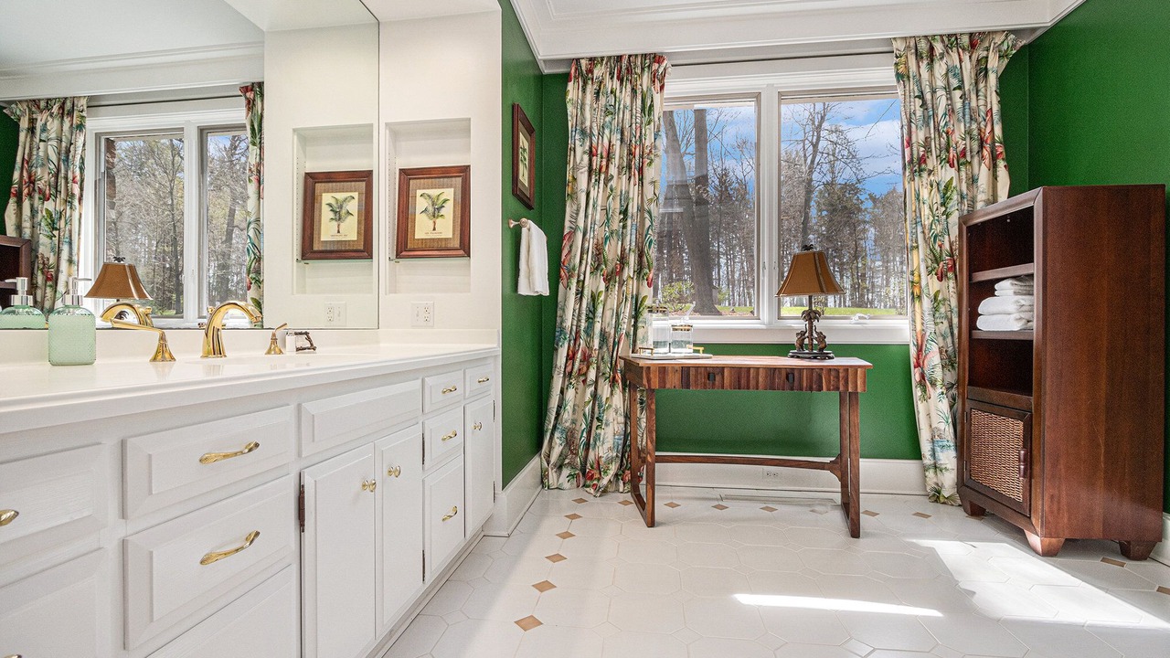 Photo of Bathroom in Niles