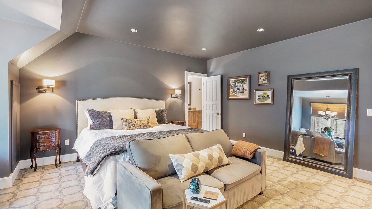 Photo of Bedroom in Niles