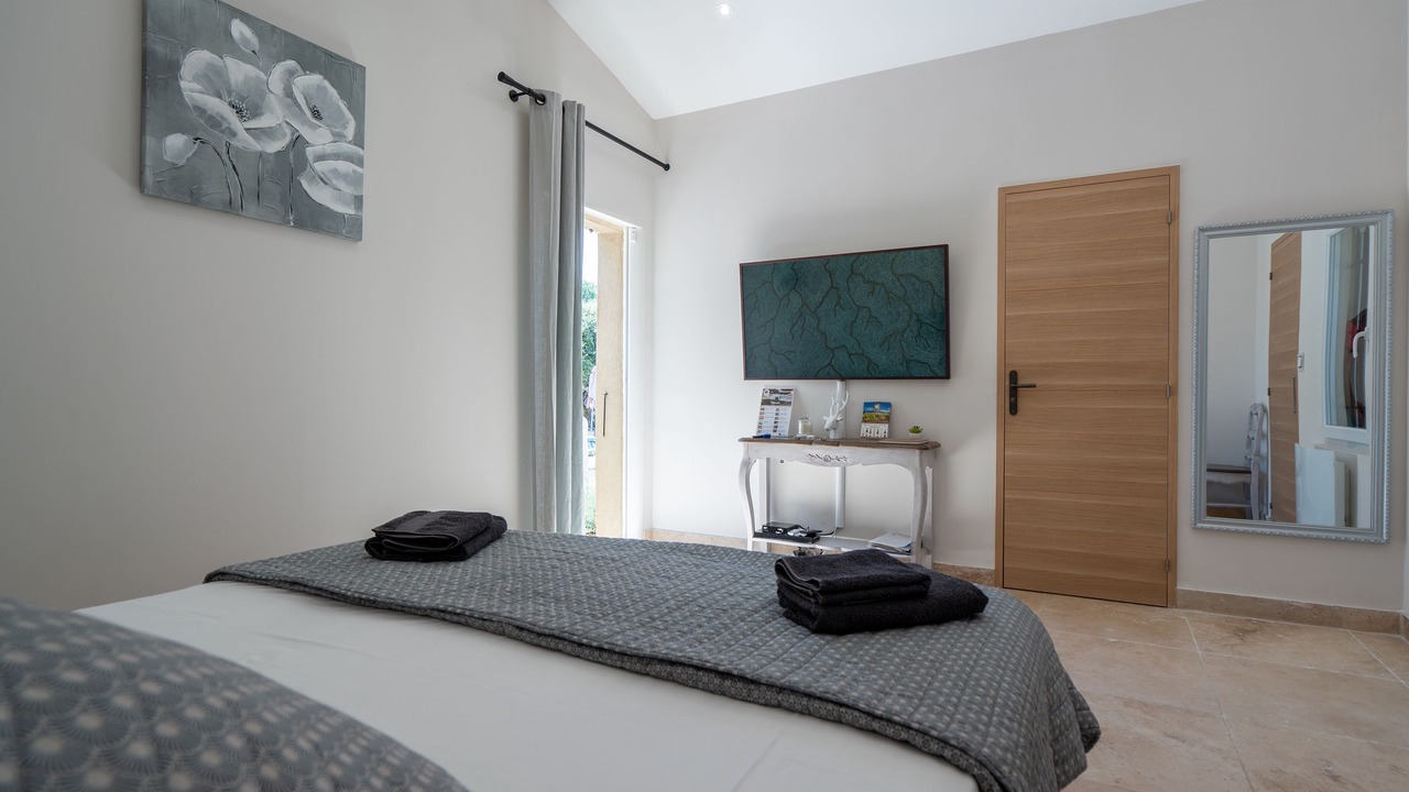 Photo of Bedroom in Lourmarin