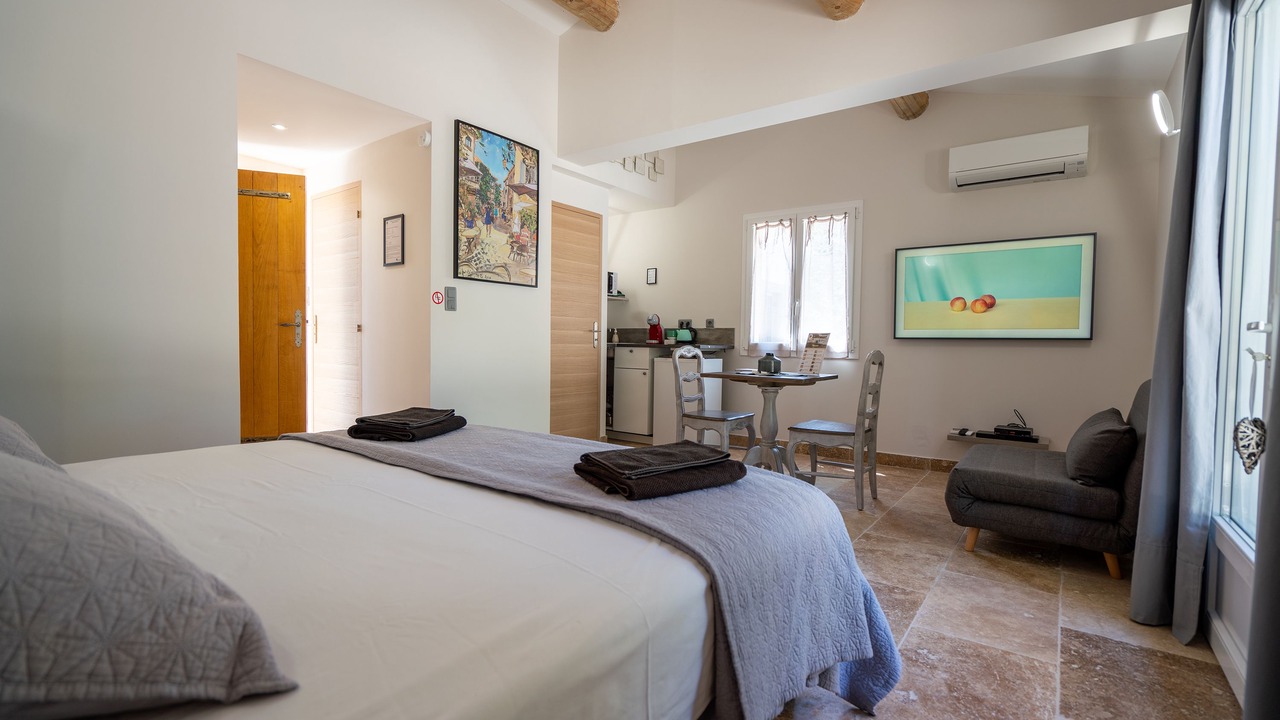 Photo of Bedroom in Lourmarin