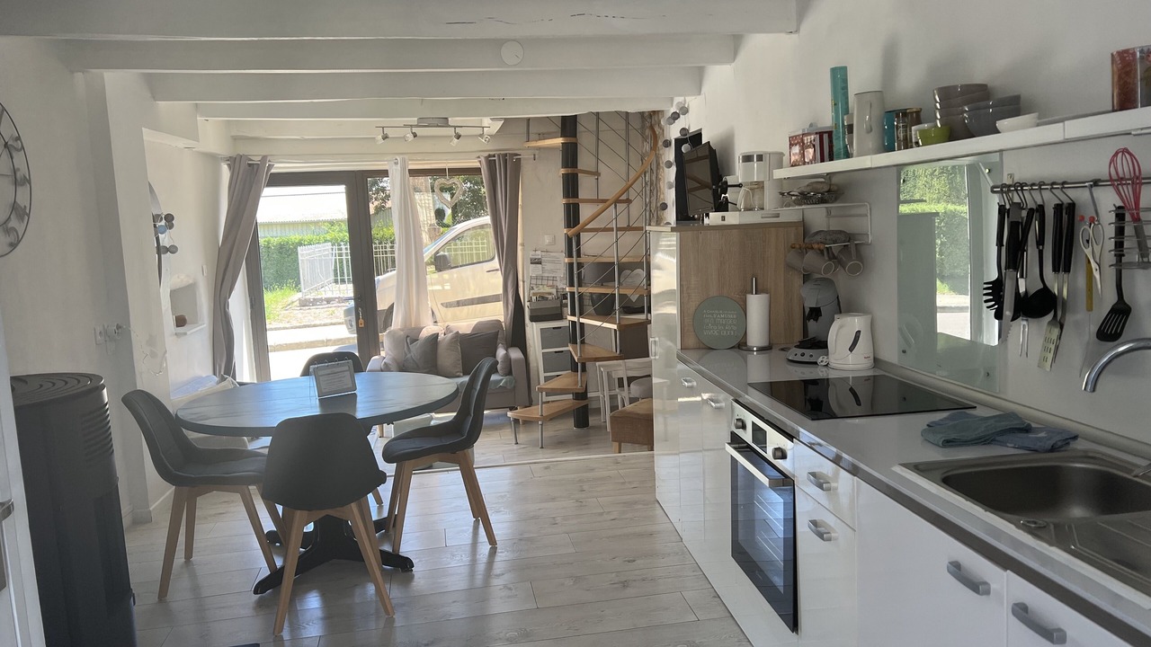 Photo of Others in Prehy