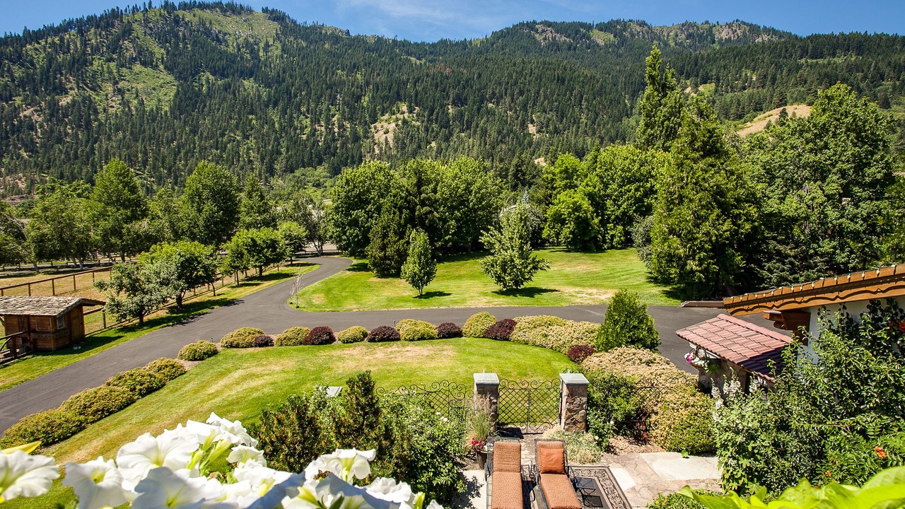 Photo of Bedroom in Leavenworth