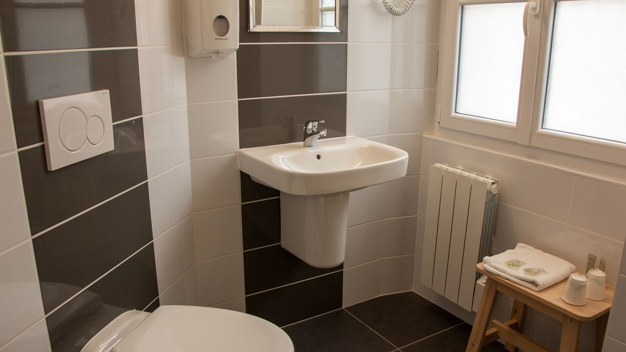 Photo of Bathroom in Dinan